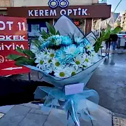 Mavi ve Beyaz Papatya Buketi